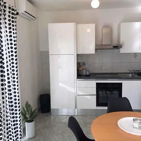 Appartamento Okrug Gornji 12