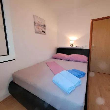 شقة Okrug Gornji 12 تروغير