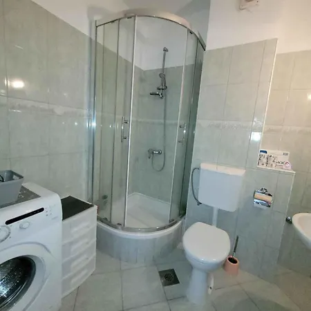 Okrug Gornji 12