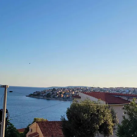 Okrug Gornji 12 * تروغير