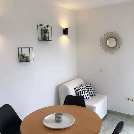 Okrug Gornji 12 تروغير