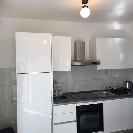 شقة Okrug Gornji 12 تروغير