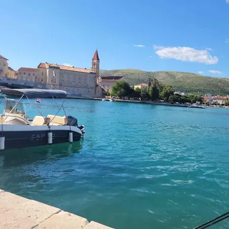 Okrug Gornji 12 *
