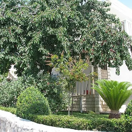Okrug Gornji 12 شقة تروغير